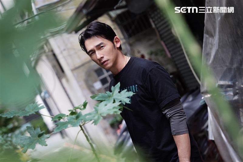 温昇豪在《整形過後》飾演江浩宇一角