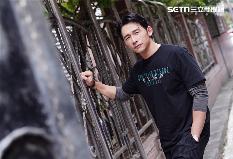 Emma與李進良的私下互動