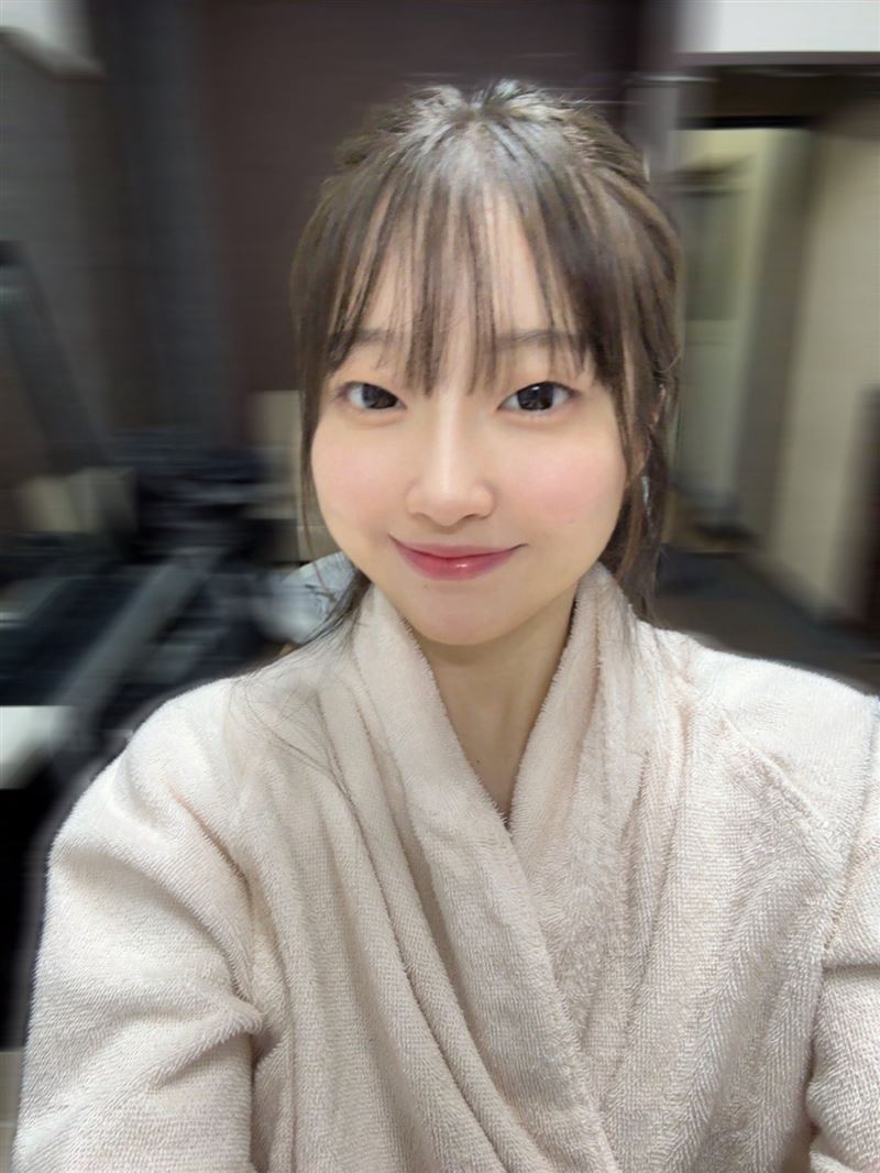 白羽舞菜出道宣传照