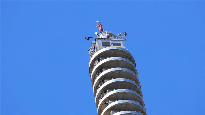 霍诺德成功登顶