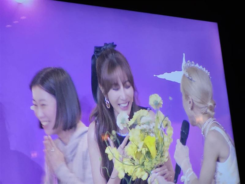 曾莞婷抽到Lulu的捧花十分驚喜