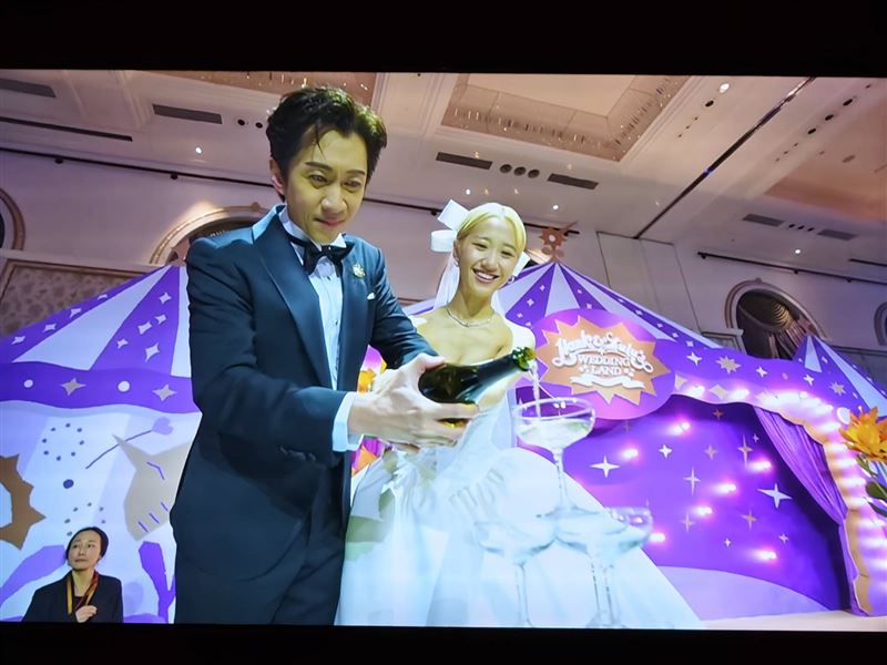 陈汉典、Lulu举行婚宴的现场画面