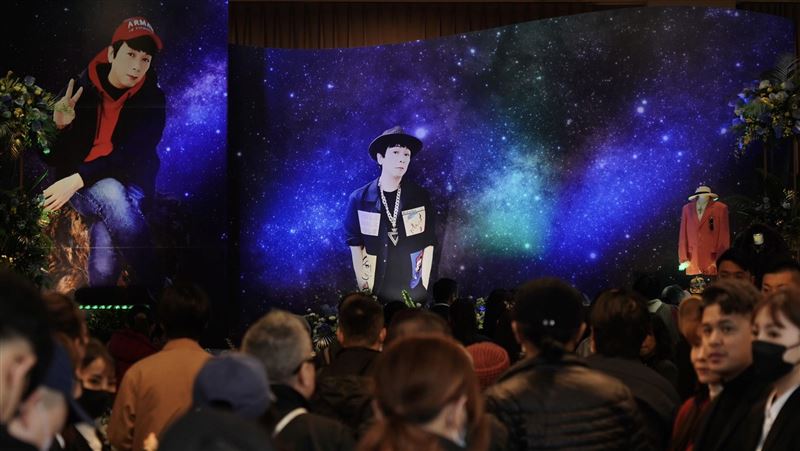 曹西平告別式吸引眾多親友與粉絲到場