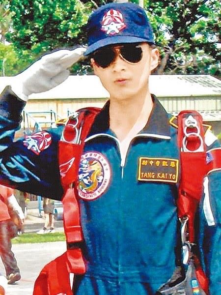 張雁名15年前拍攝《新兵日記特戰英雄》湯凱宇排長一角