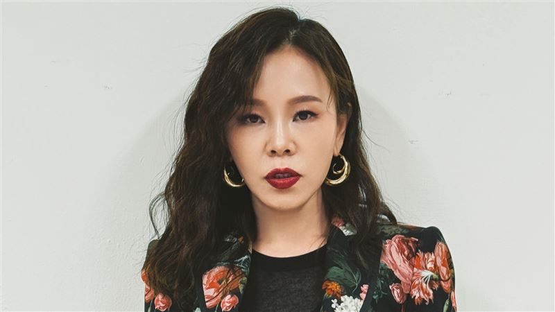 彭佳慧传出与前经纪人闹翻图片