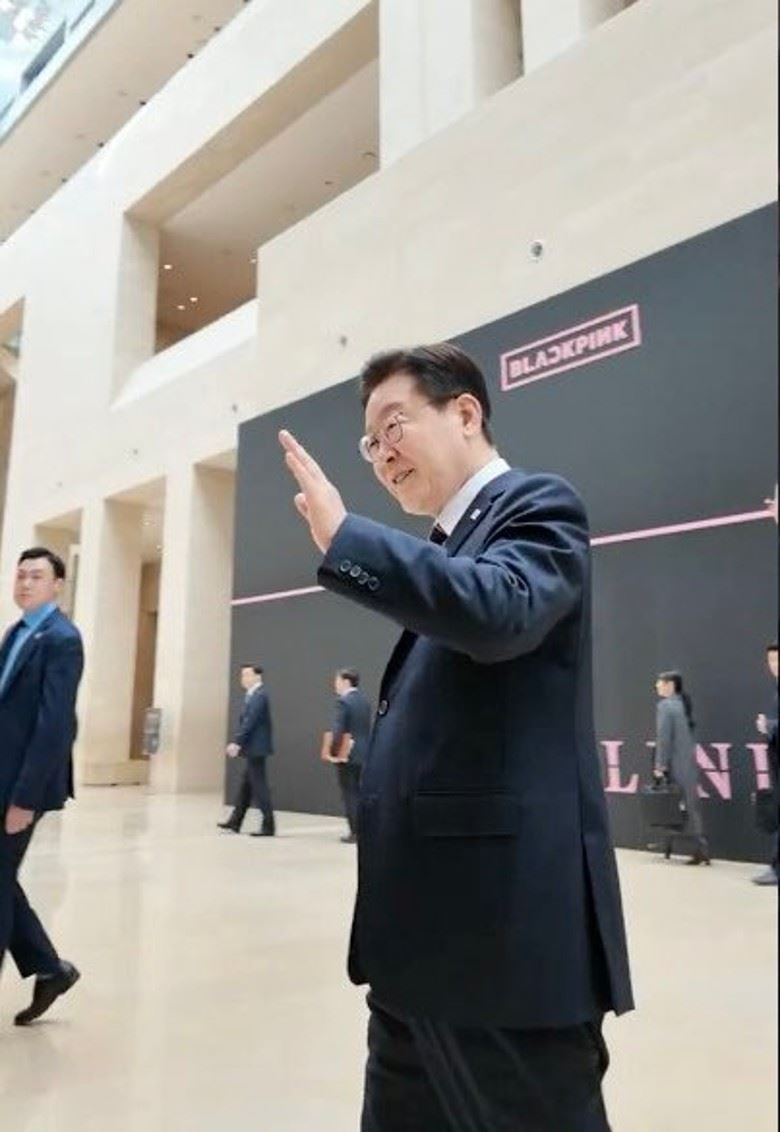 李在明現場吸引民眾