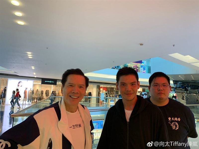 向華強坦言已經與兒子向佑斷聯
