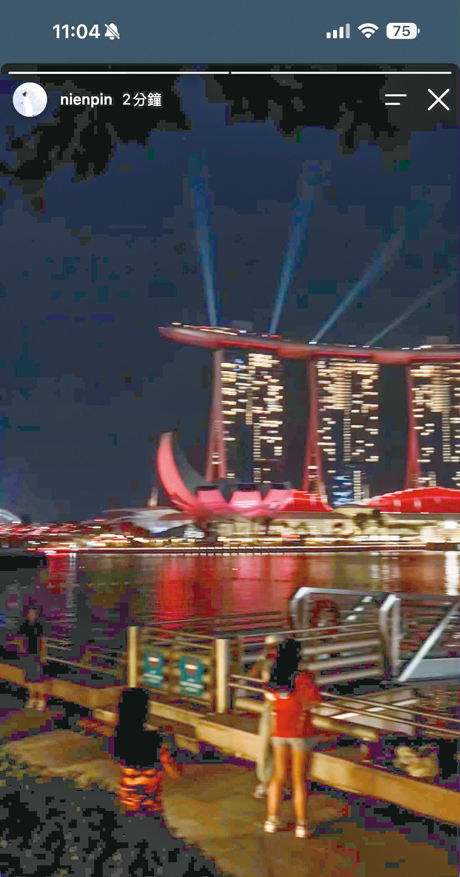 另一張相近角度的濱海灣金沙酒店夜景