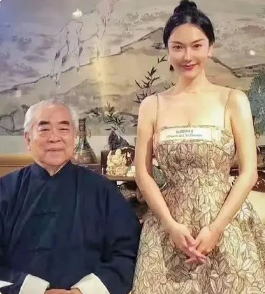 范曾与徐萌的婚后合照