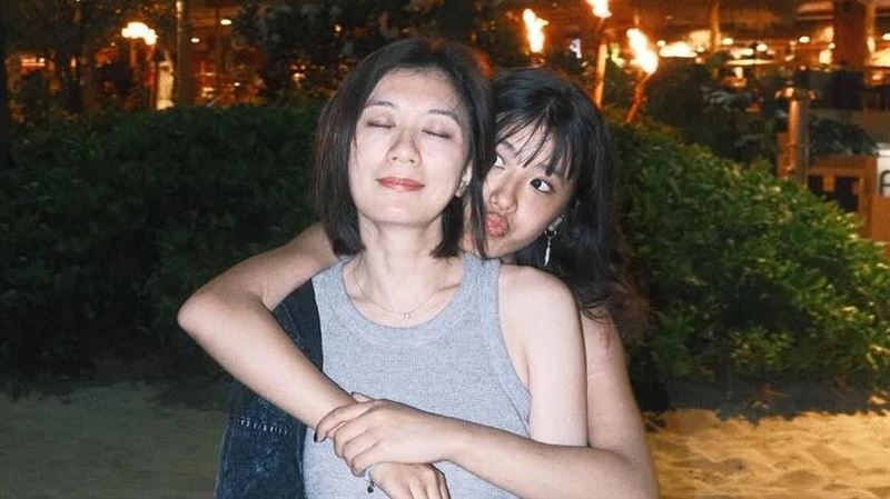 賈靜雯夏威夷度假照片封面