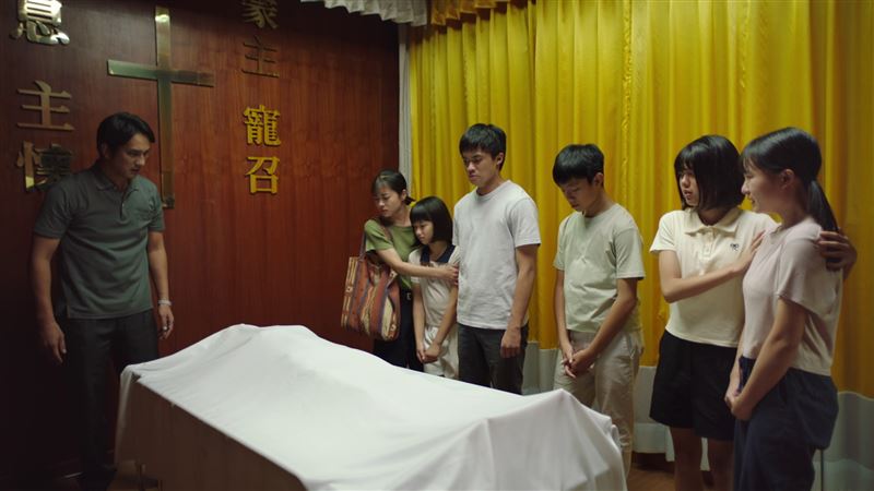 母亲冰存场景