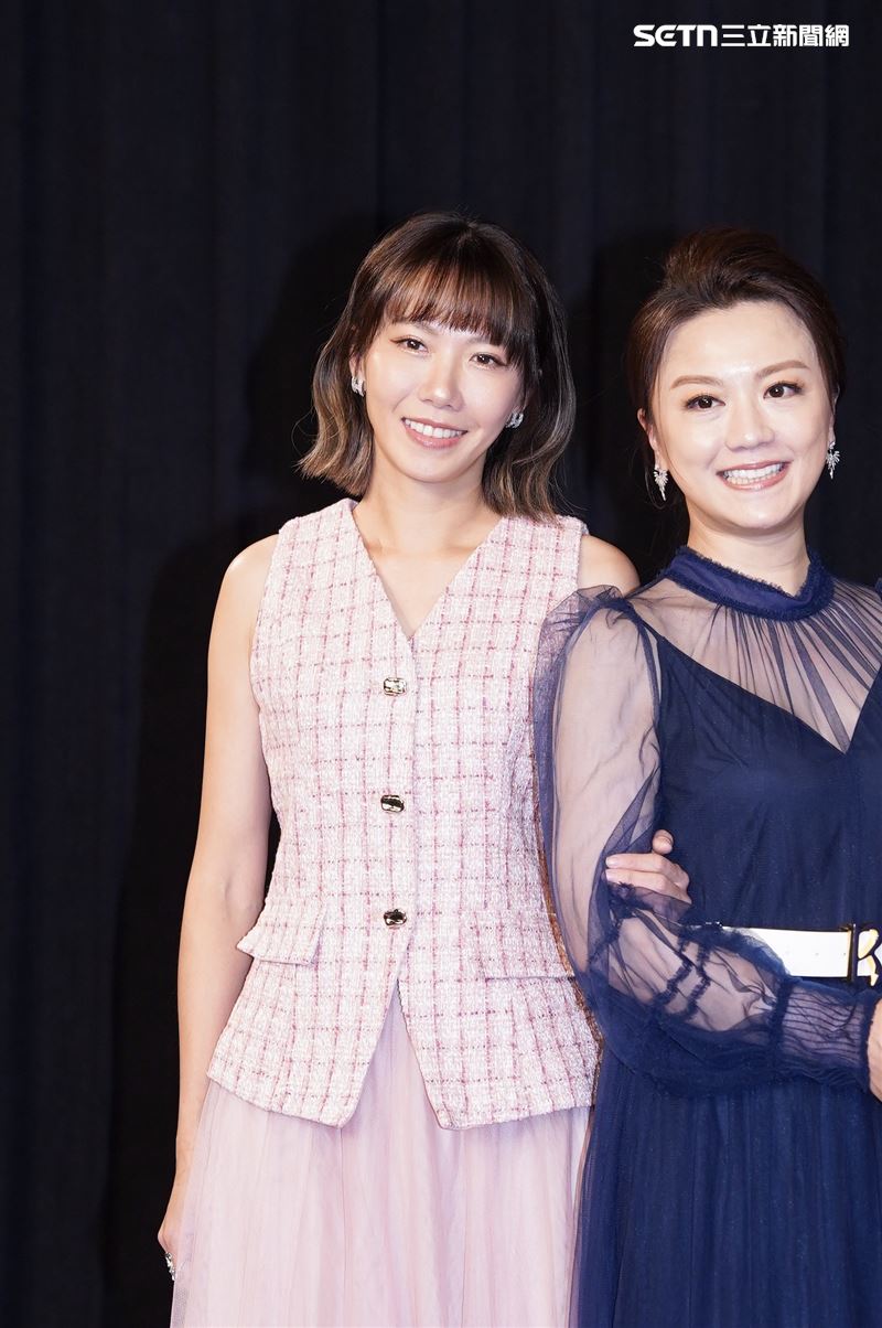 大牙與苗真飾演母女的場景