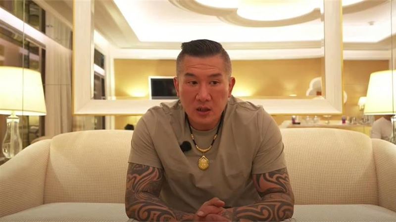 馆长抱怨无法开抖音