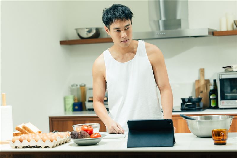 杨祐宁合作拍MV1