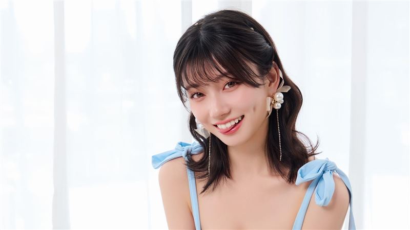 JKF雜誌八月號封面照片