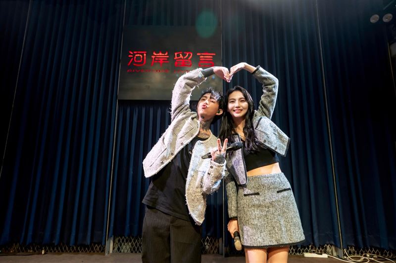 陈緗妮（右）是谢和弦（左）结婚4年的爱妻，也是他的经纪人。