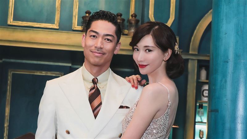 AKIRA（左）與林志玲（右）結婚6年感情甜蜜。