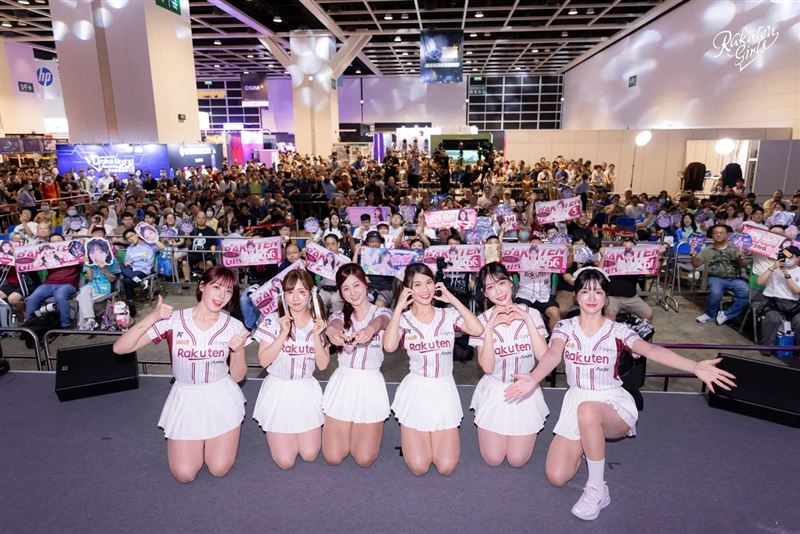 樂天女孩與香港粉絲合照