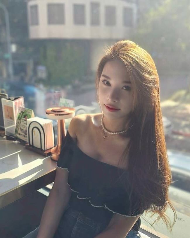 艾莉絲在台北東區回憶照
