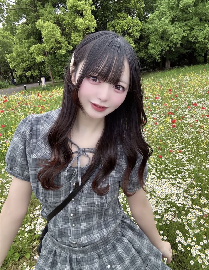 Nodoka與男子合照