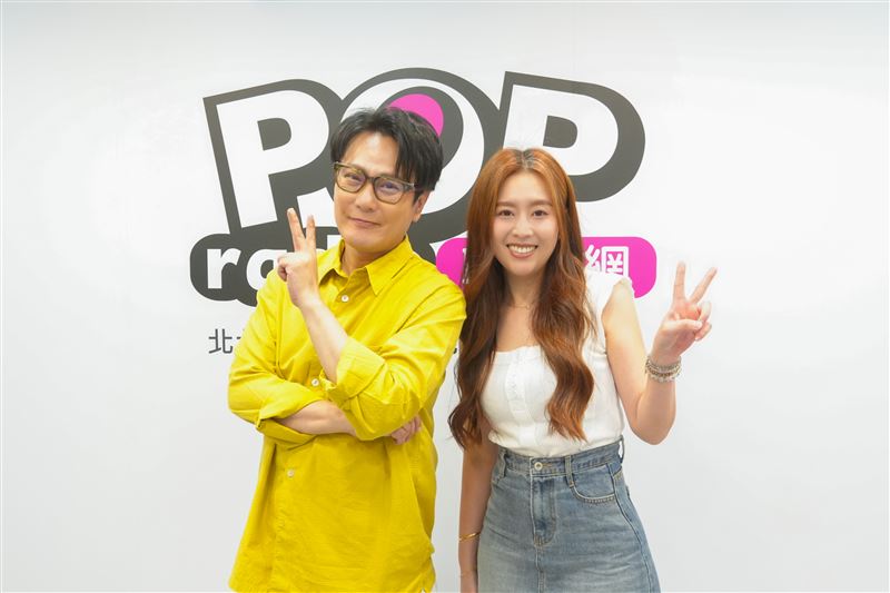 张信哲谈感情不拖泥帶水（图来自POP Radio）