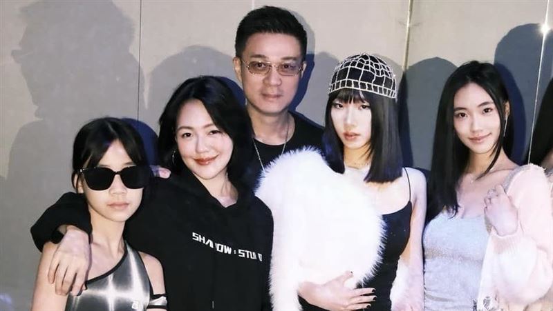 小S出國散心照片
