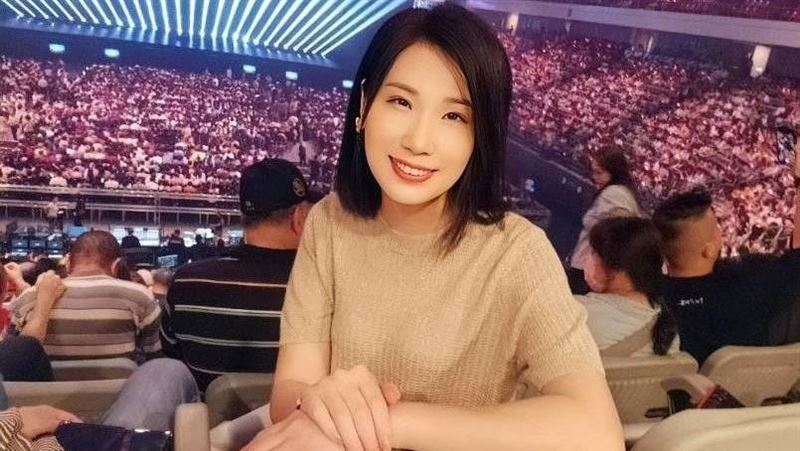 余秀娟在江蕙演唱會上淚崩
