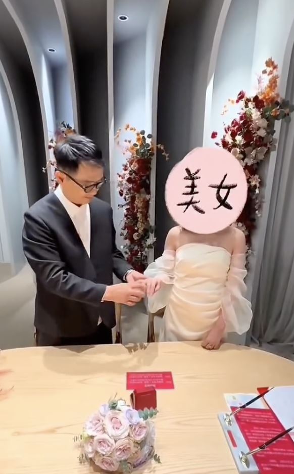邵卓堯與家人新生活照片