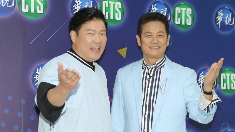 曾國城與徐乃麟錄影照片