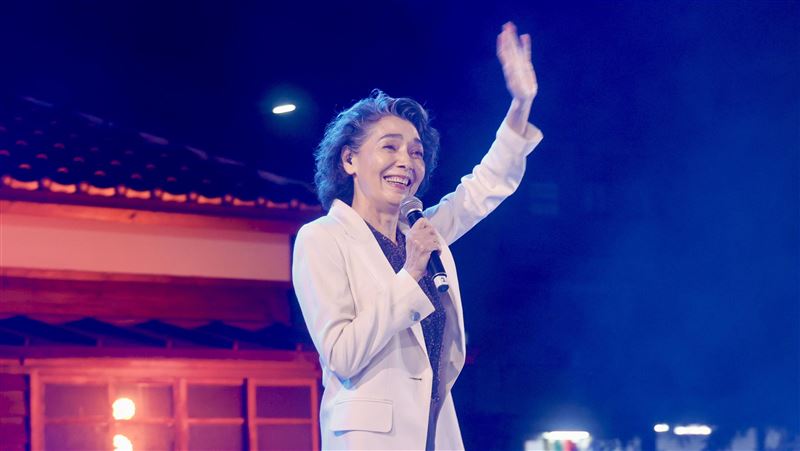 賴佩霞宣布演唱會