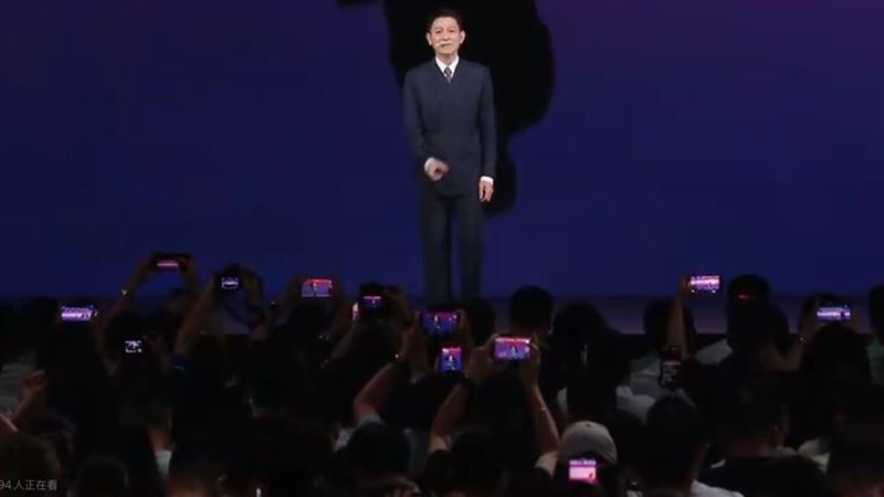 Mate XTs现场图