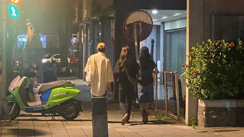 蔡依林粉丝路边被直击
