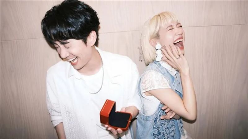 Lulu与陈汉典宣布婚讯