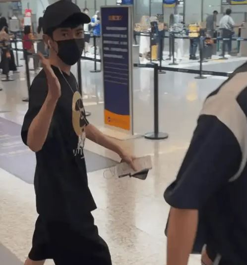 机场捕捉身影