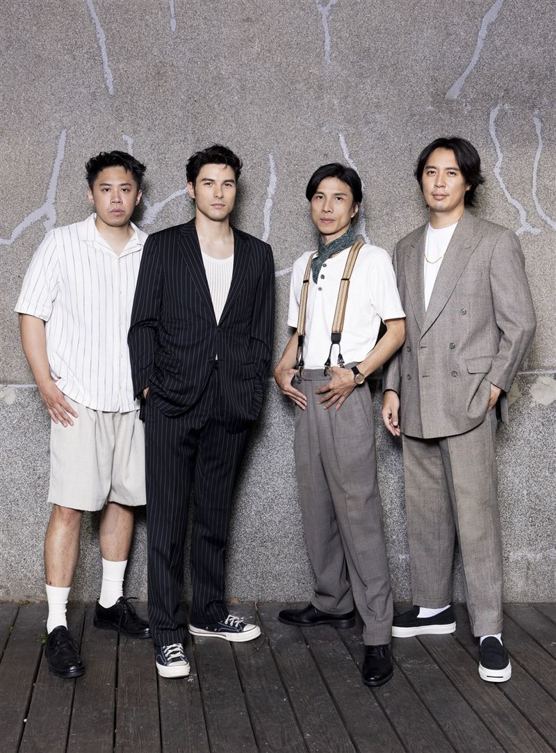 鳳小岳攜手壓克力柿子釋出第二首單曲沈默在流浪的路上