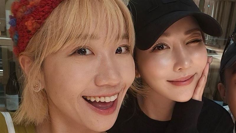 Lulu（左）與曾莞婷（中）有著好交情
