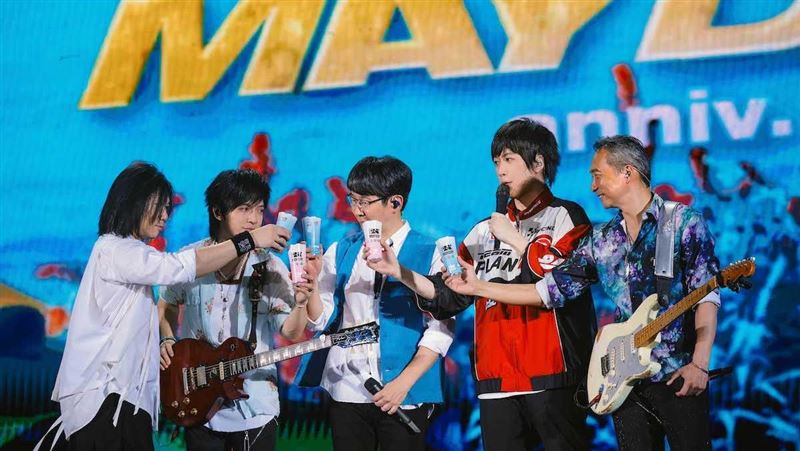 五月天跨年演唱會現場照片