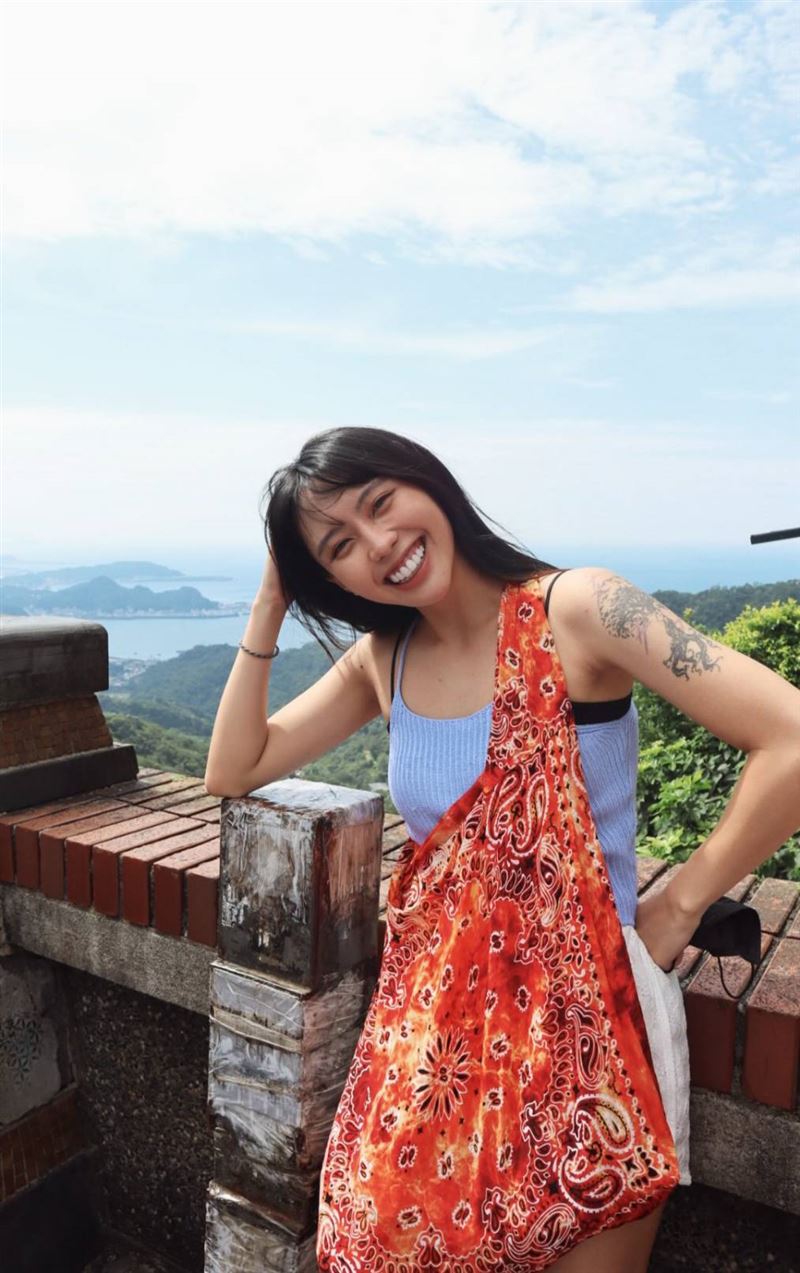 李芷婷自认是腿粗类型