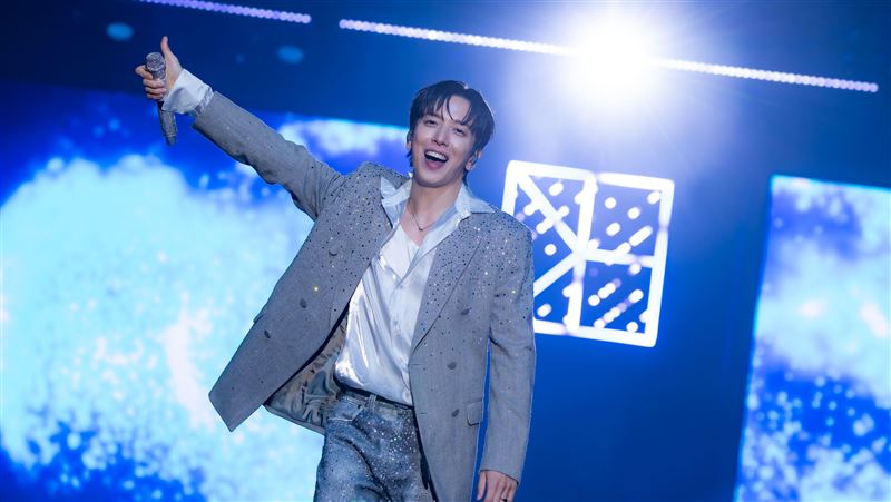 CNBLUE鄭容和演唱會封面