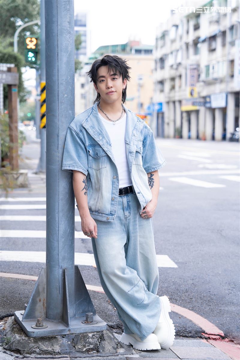Caven在訪問中的自述