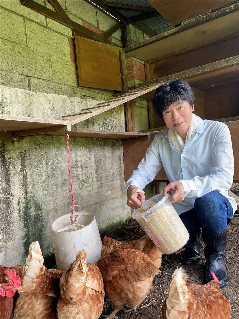 洪榮宏現摘現吃的日常照片，圖／阿爾發音樂提供