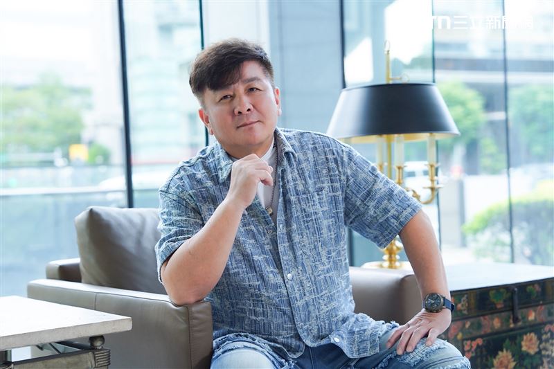 劉家榮曾經負債兩千萬，重回家業豬肉攤賣肉。