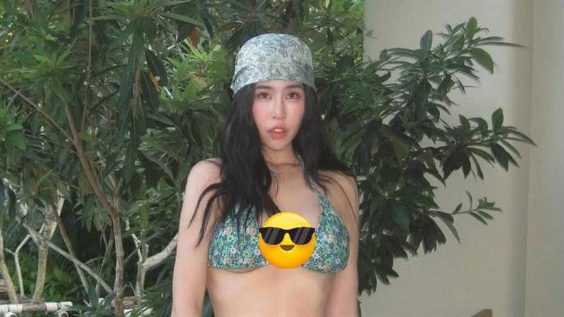 柔柔綠花比基尼泳裝照