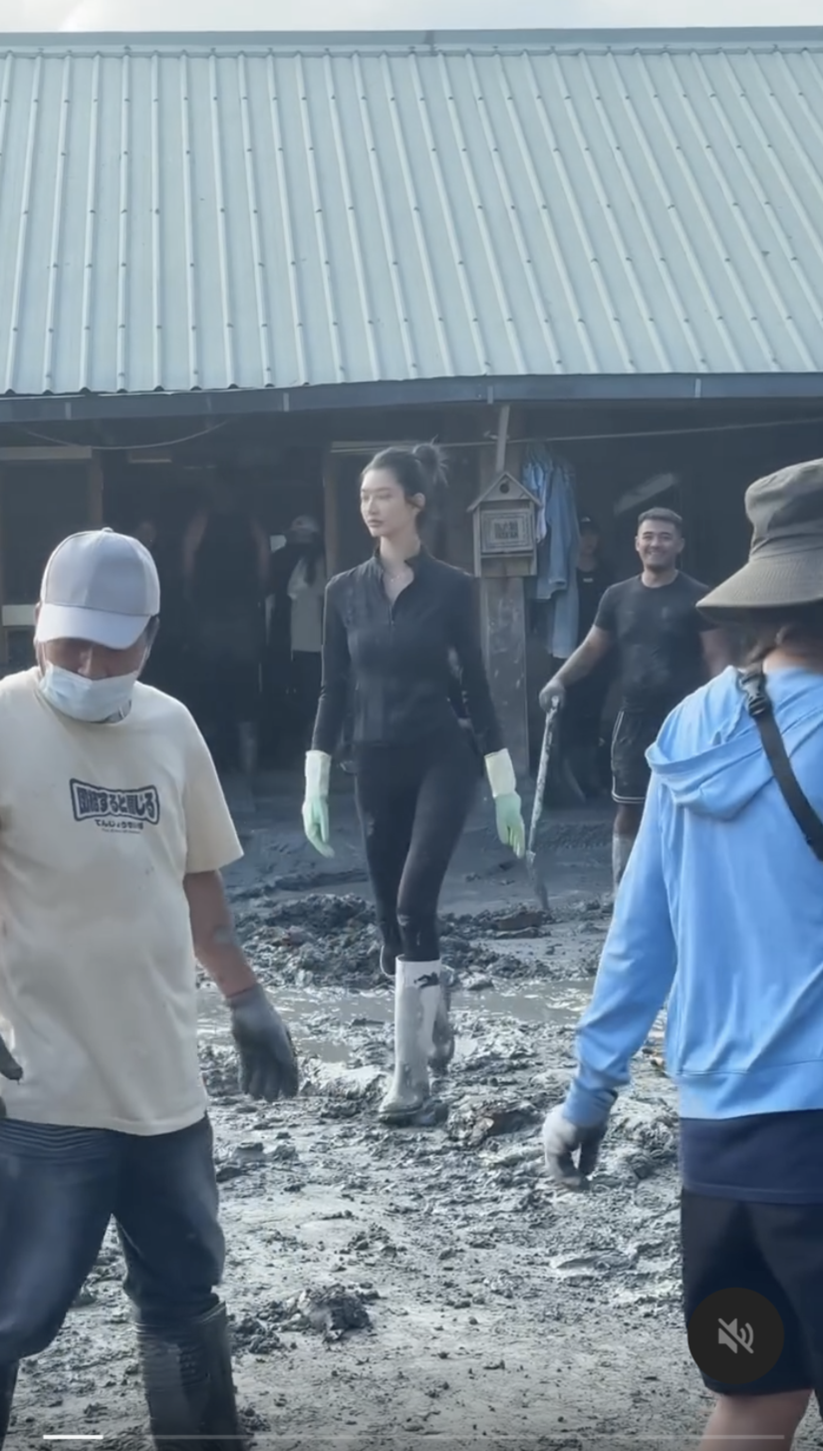 影片中的高挑女子正是吳宜樺的畫面