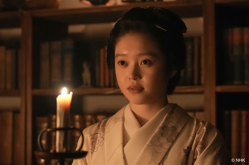 高石明里晨間劇劇照