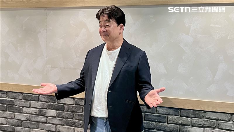 白種元現身台灣餐廳宣傳醬料美圖