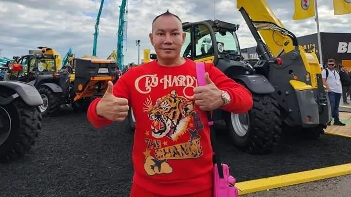 胡汉龑与家族照片