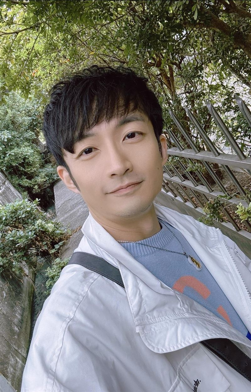 叶诺帆人生成长与回归舞台的画面