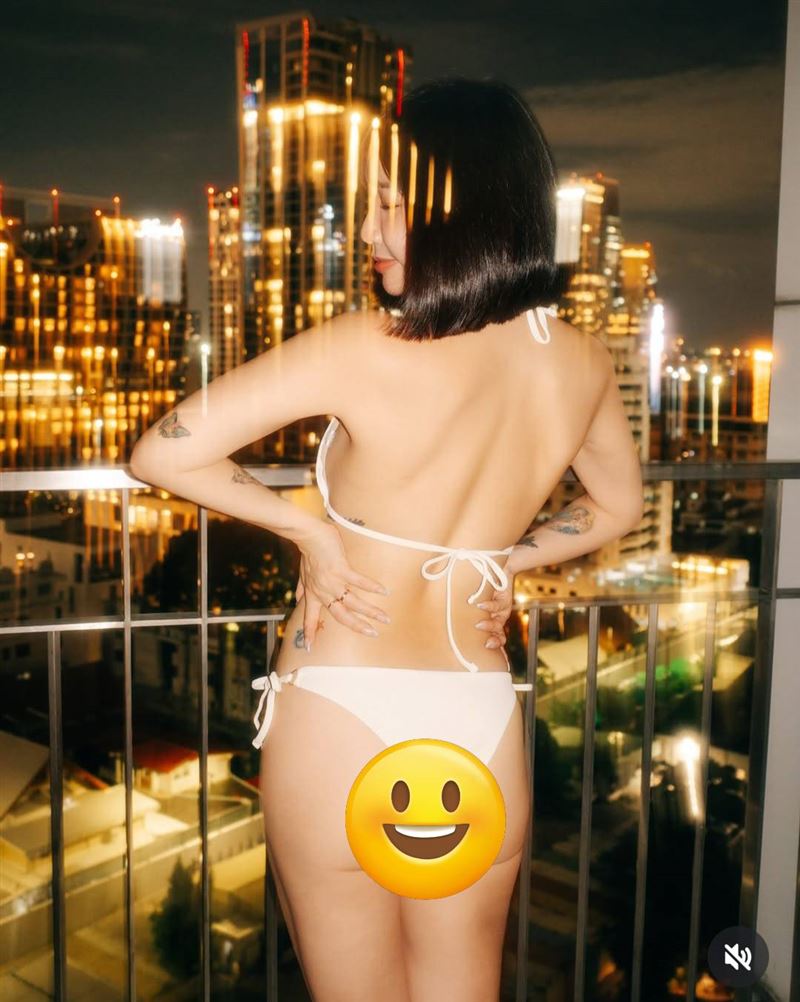 陳芳語雪白美背