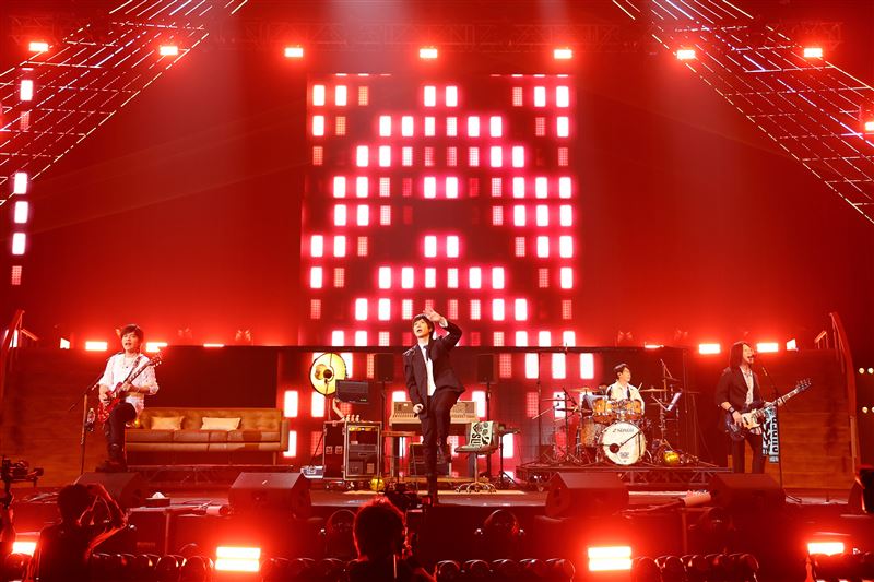 蕭煌奇探班五月天